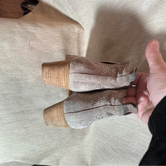 JEFFREY CAMPBELL Sz 8 Asterial Star Pull On Stacked Heel Stars Studded Booties - Picture 12 of 14